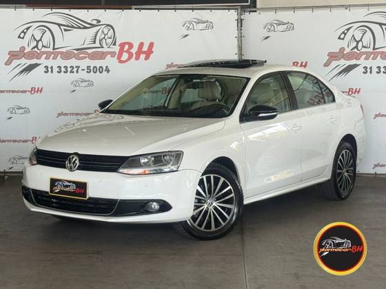 VOLKSWAGEN JETTA 2.0 TSI HIGHLINE 211CV GASOLINA 4P TIPTRONIC